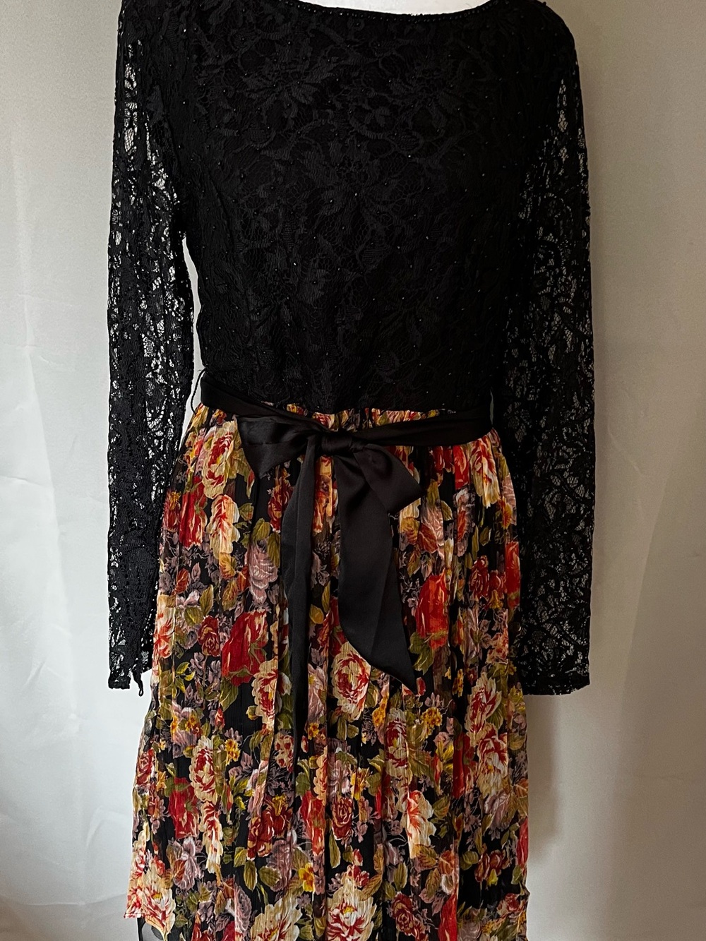 Rene Derhy Black lace and floral Skirt women’s Dress with Satin Tie
